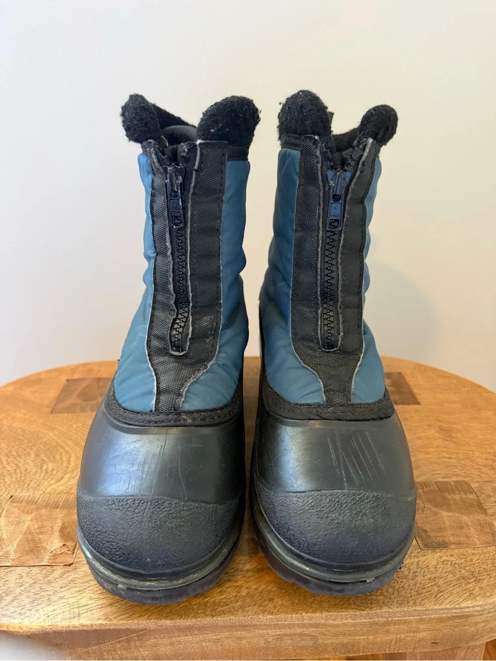 L.L. Bean Kids Navy and Black Insulated Snow Boots